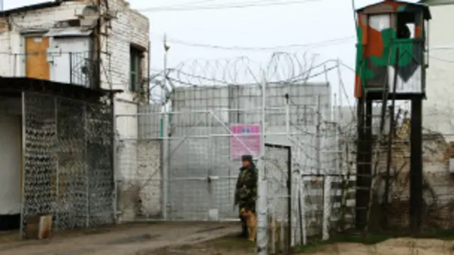 "Гей тарғибот" учун бир йилгача қамоқ жазоси кўзда тутилган