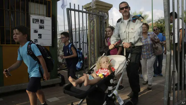 عمدة عسقلان قال إنه سيضع حراسا على نحو 40 دار حضانة.