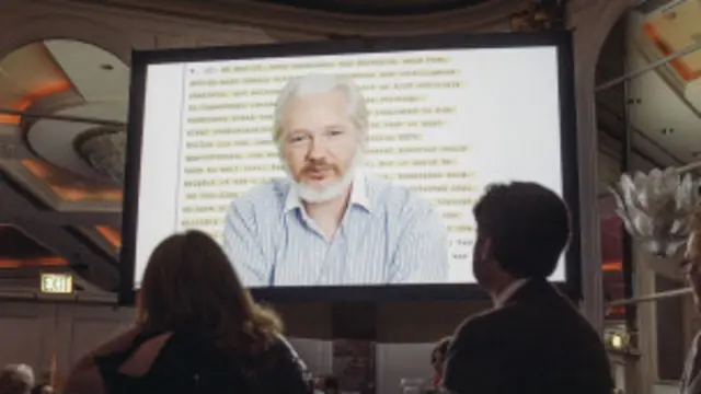 असांज पर यौन दुराचार का मामला है