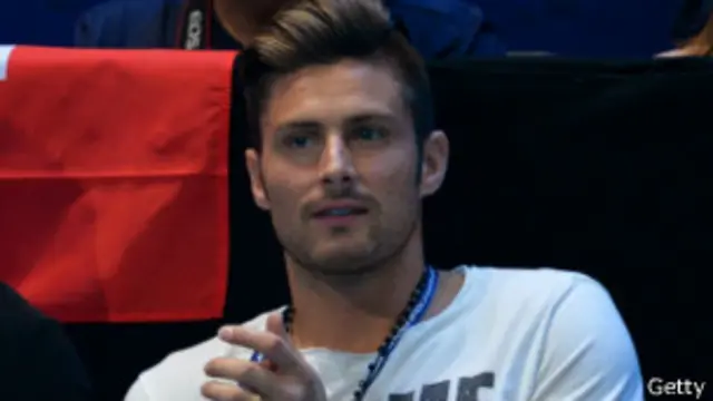 فينجر: "لم يكن على أوليفر جيرو فعل ذلك."