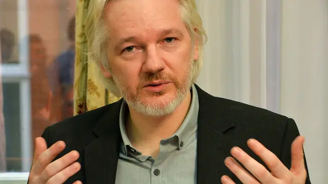 Kejaksaan Swedia menyatakan siap memeriksa pendiri Wikileaks, Julian Assange, dalam kasus dugaan pemerkosaan.