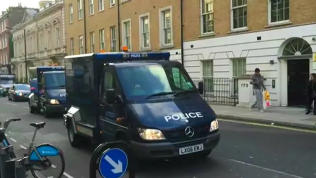 Полицейские фургоны