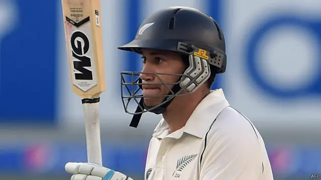 راس ٹیلر نے ٹیسٹ کرکٹ میں اپنا بہترین سکور بنانے کے ساتھ ساتھ ٹیسٹ کرکٹ میں پانچ ہزار رن بھی مکمل کر لیے