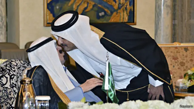 امیر قطر و پادشاه سعودی و نشانههایی از بهبود روابط برای مقابله با تهدید مشترک