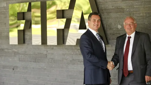 हंस योयाहिम एकर्ट और माइकल गार्सिया (दाएं)