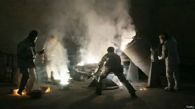 لا زال العمل يجري داخل المفاعلات النووية الإيرانية. 