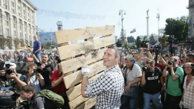 Кличко розбирає барикади