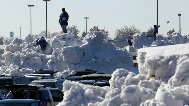 ریاست نیویارک کے مغربی علاقوں میں برفانی طوفان سے 13 افراد ہلاک ہوئے جبکہ کئی علاقوں میں اب بھی کئی فٹ برف موجود ہے