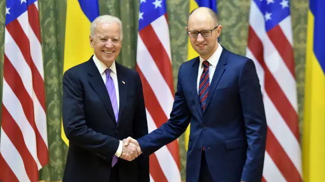 جو بائڈن نے صدر پیٹرو پوروشینکو اور وزیر اعظم آرسینی یاتسین یک سے ملاقاتیں کیں