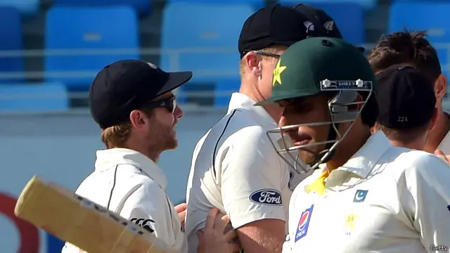 کپتان مصباح نے پانچ گیندوں کا سامنا کیا صفر پر آؤٹ ہو گئے