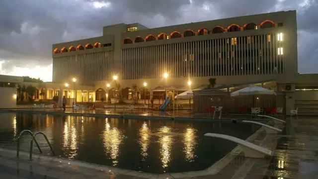 يجتمع مجلس النواب في أحد الفنادق الفخمة بمدينة طبرق شرقي ليبيا