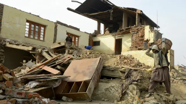 کشمیر میں اب تک لوگ سیلاب کی تباہی سے نکل نہیں سکیں ہیں