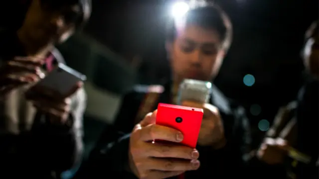 माइकोसॉफ़्ट के स्मार्टफ़ोन्स में कम ऐप्स होनेे के कारण वो ज़्यादा लोकप्रिय नहीं हैं