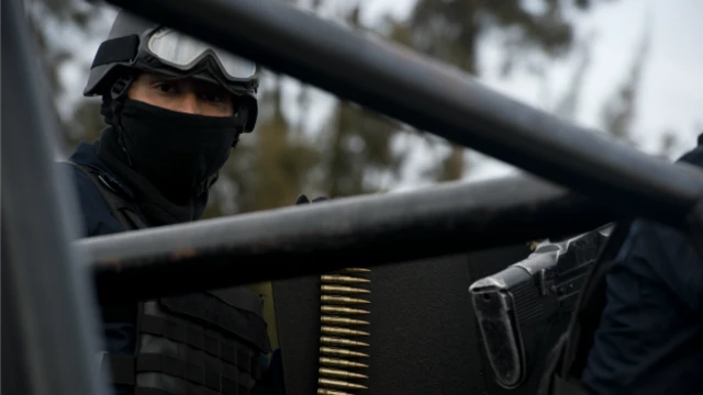 Policías federales custodian el aeropuerto de Ciudad de México. Foto: AFP/Getty