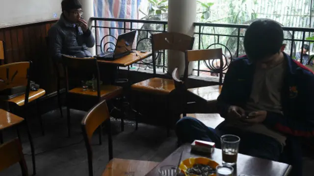 Sự phát triển của internet, của các thiết bị đọc điện tử dẫn đến việc đọc tin tức trên mạng trở nên phổ biến