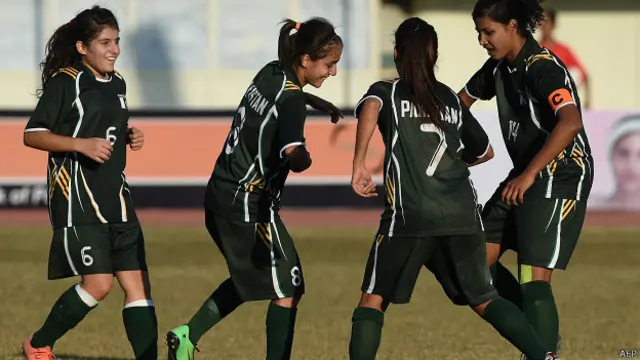 पाकिस्तानी महिला फ़ुटबॉलर