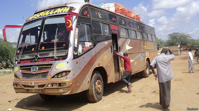 Autobús atacado por insurgentes somalíes de al Shabaab en Kenia