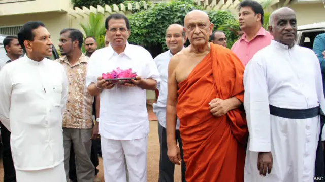 "ඉතාම හික්මීමකින්, ඉතාම ගෞරවනීය ලෙස, ඉතාම වැදගත් ලෙස චරිත ඝාතන, නින්දා අපහාස කිසිම කෙනකුට පෞද්ගලිකව නොකර ඉතාමත්ම ආදර්ශමත් මැතිවරණ ව්‍යාපාරයකට කැපවෙනවා"