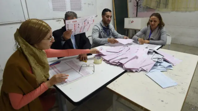 قد تُجرى جولة إعادة إن لم يحصل أي مرشح على أكثر من 50 في المئة