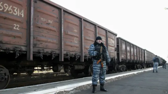 Поезд с обломками рейса MH17