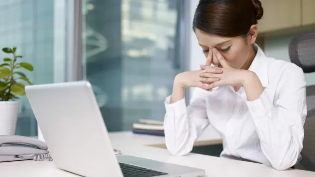 Nếu bạn cảm thấy sự nghiệp mình đang xuống dốc thì bạn nên suy xét lại bản thân