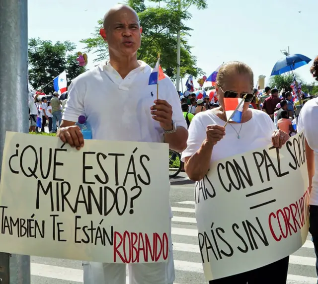 巴拿馬城的遊行人士（BBC中文網圖片23/11/2014）