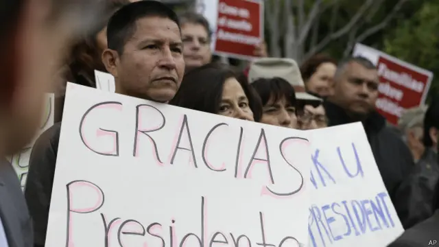 Cartaz de agradecimento a Obama em espanhol