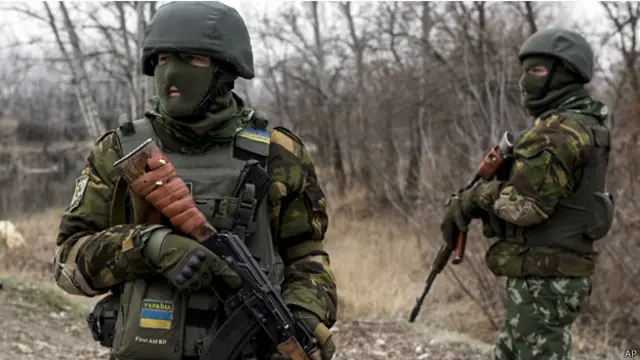 يتهم كل من جانبي الصراع الجانب الآخر بنتهاك شروط وقف اطلاق النار