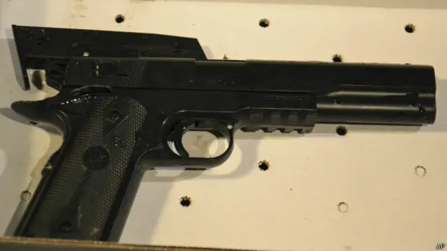 Ya se ha solicitado un control más estricto sobre las armas falsas.