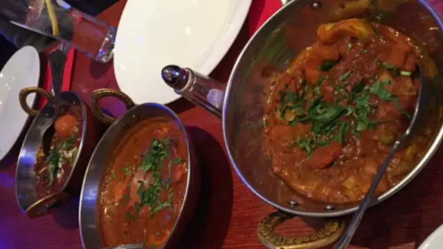 因為孟加拉移民的緣故，磚頭巷子（Brick Lane）成為著名的咖喱一條街