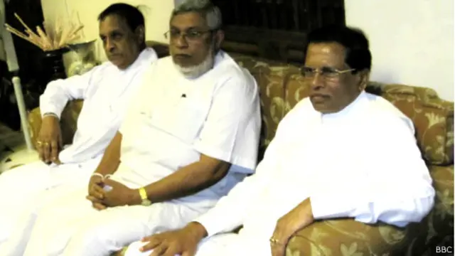 මෛත්‍රීපාල සිරිසේන මහුනුවර දී.