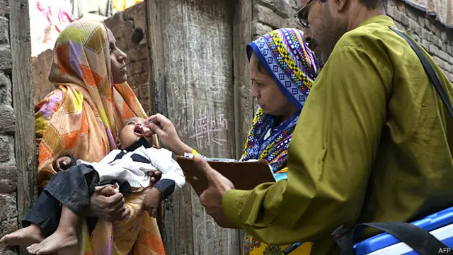 Campaña de vacunación contra la polio en Pakistán