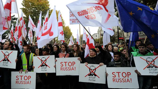 протестующие в Тбилиси