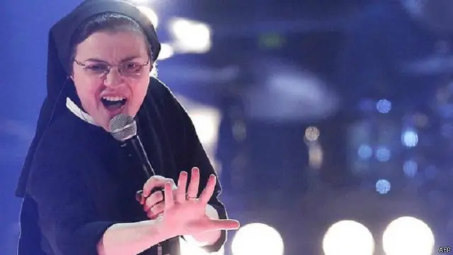 تقول سكوتشا عن أغنيتها التي سجلتها مادونا سابقا: "لقد اخترتها بنفسي، دون أي رغبة في الاستفزاز أو إثارة الصدمة"