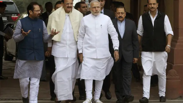 بی جے پی کی حکومت اس اجلاس میں زمینوں کی خرید و فروخت کے حوالے سے ایک متنازع بل بھی پیش کرنے والی ہے