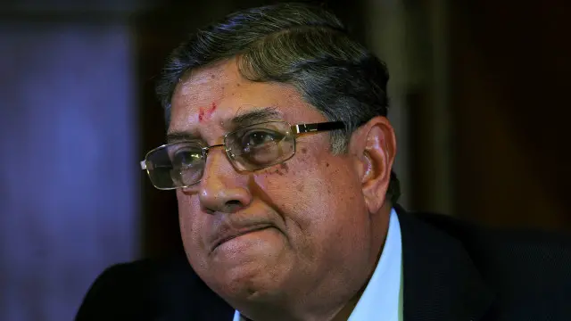 گزشتہ مہینے بھارتی سپریم کورٹ نے سری نواسن کو’انڈین پریمئیر لیگ‘ کی ٹیم ’چنائی سوپر کنگز‘ کی ملکیت کی وجہ سے بی سی سی آئی کے چیف کے انتخابات میں حصہ لینے سے روک دیا تھا