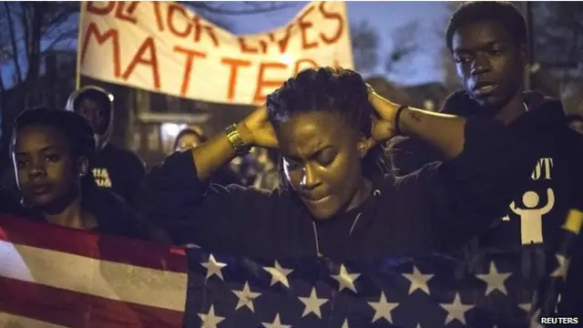 当地居民已经连续多日在街头等待陪审团的结果。