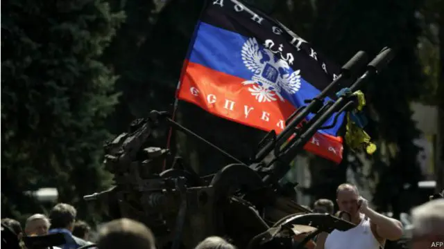 В правительстве говорят, что доставить на территорию самопровозглашенных "республик" наличные физически невозможно