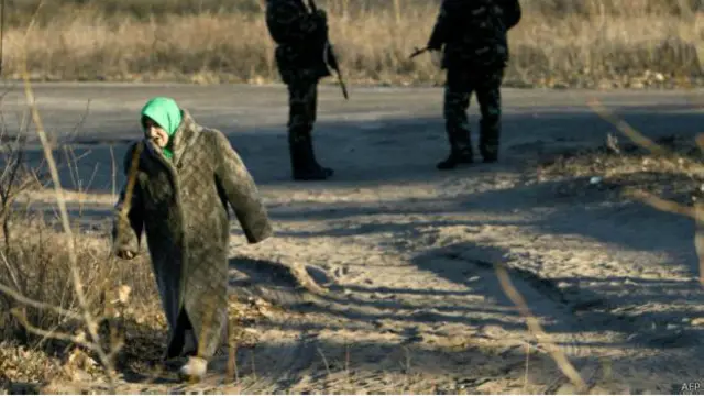 Руководство "ДНР" говорит, что Украина должна платить пенсии на Востоке