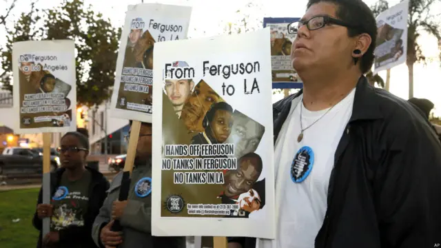 مائیکل براؤن کے اہلِ خانہ نے ایک بیان میں کہا کہ ’ہم شدید مایوس ہیں کہ ہمارے بچے کا قاتل اپنے کیے کی سزا نہیں بھگتے گا۔‘