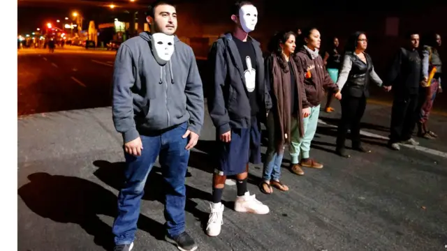 Öte yandan, Los Angeles dahil ABD'nin farklı bölgelerinde protestolar sakin geçti.