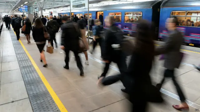 (伦敦火车大站之一布莱克弗莱尔（Blackfriars Station）火车站
