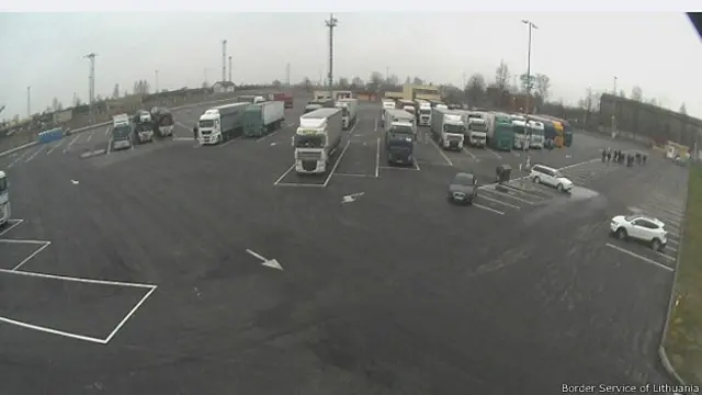 Стоянка у КПП на российско-литовской границе
