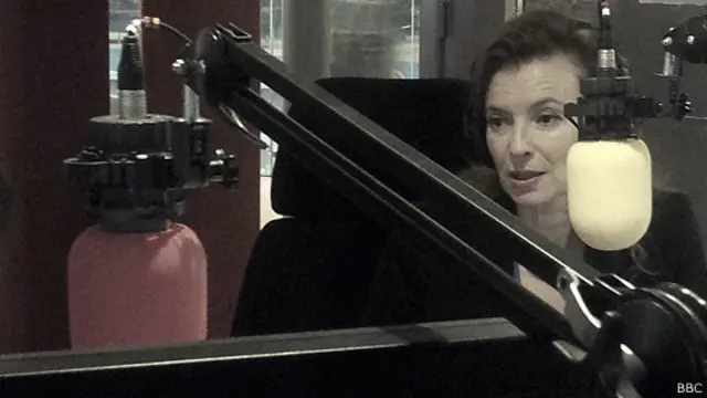  Valérie Trierweiler : "Le docteur Mukwege est l’une des personnes les plus exceptionnelles que j’ai eu à rencontrer au cours de ces 2 ans passés à l’Elysée. Je suis heureuse si j’ai pu contribuer à mettre un peu en lumière ce qu’il fait".