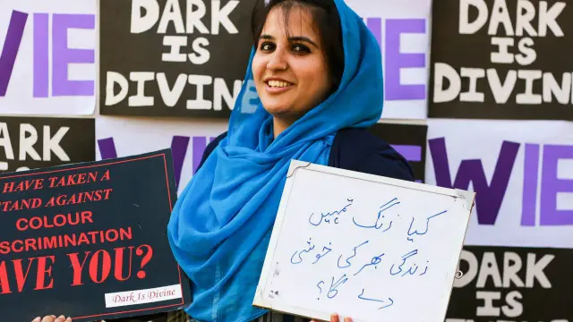 پاکستانی معاشرے میں کالی کلوٹی، نظر وٹو اور کلو جیسے الفاظ عام ہے۔ لیکن فاطمہ پر عزم ہیں کہ وہ سیاہ اور سانولے کے مفہوم اور تاثر کو نہ صرف پاکستان میں بدل سکیں گی بلکہ اپنا پیغام پوری دنیا تک پہنچائیں گی