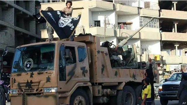 يسيطر تنظيم "الدولة الاسلامية" على الرقة