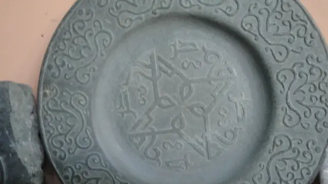 کہا جاتا ہے کہ خطاطی مسلمانوں کا ایک عظیم ورثہ ہے جبکہ ماضی میں بھی مسلمانوں نے آرٹ اور تہذیب کے شاہکار تخلیق کیے