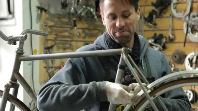 Projeto de fazer bicicletas do ferro-velho partiu de agência de publicidade espanhola
