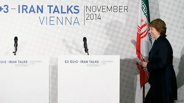 کاترین اشتون به نمایندگی از اتحادیه اروپا، سرپرستی گروه ۱+۵ را در مذاکرات با ایران بر عهده دارد