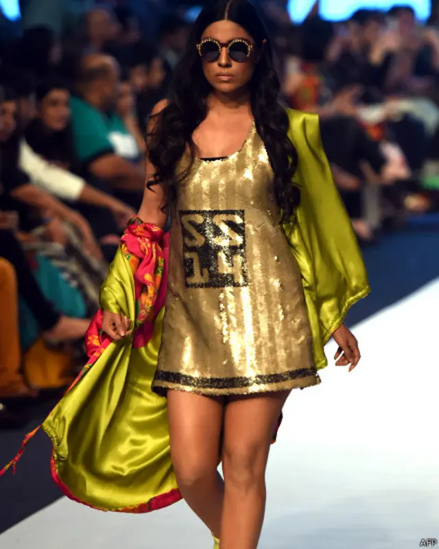 آمنہ یسانی ہی نے ٹویٹ میں مزید کہا کہ ’فیشن ویک کی جو بات مجھے پسند آئی ہے وہ ہے انتظامیہ کی مستعدی۔‘